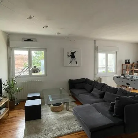 Large Duplex With Terrace * Strazburg